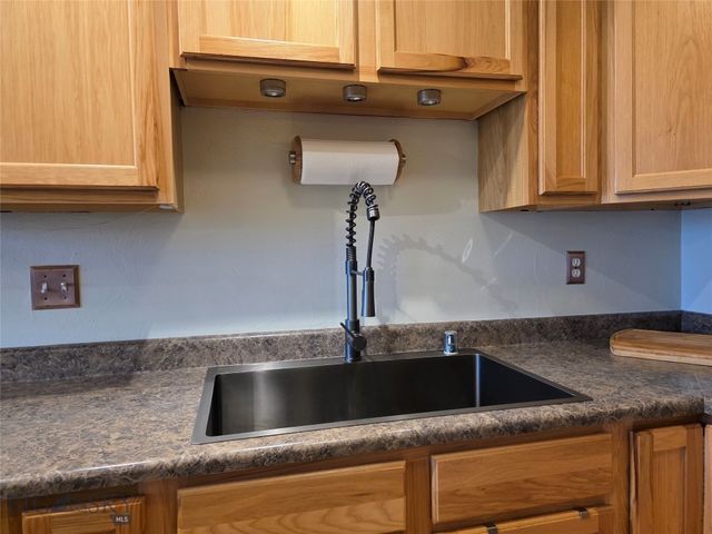 1124 Cruiser Lane J, Belgrade, MT 59714