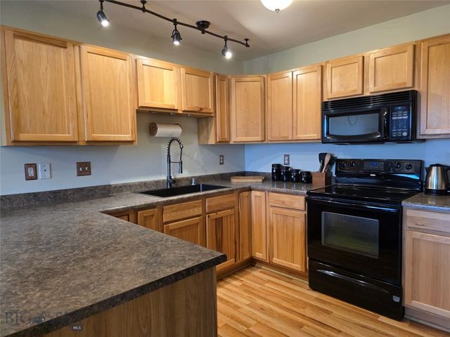 1124 Cruiser Lane J, Belgrade, MT 59714