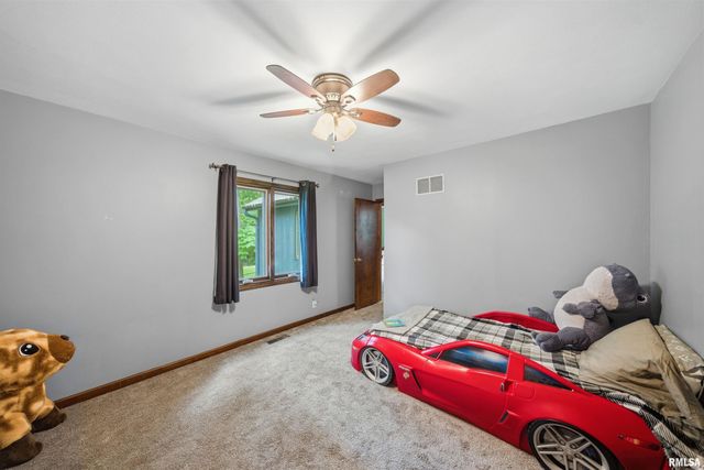6229 N POST OAK Road, Peoria, IL 61615