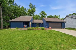 6229 N POST OAK Road, Peoria, IL 61615