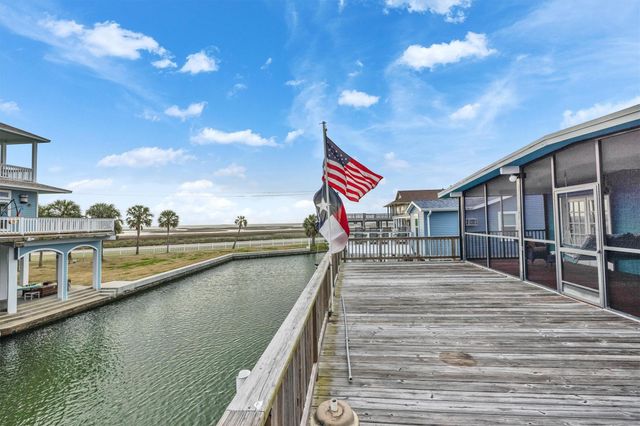 16703 Curlew Road, Jamaica Beach, TX 77554