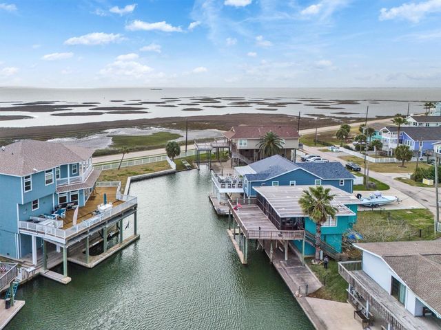 16703 Curlew Road, Jamaica Beach, TX 77554