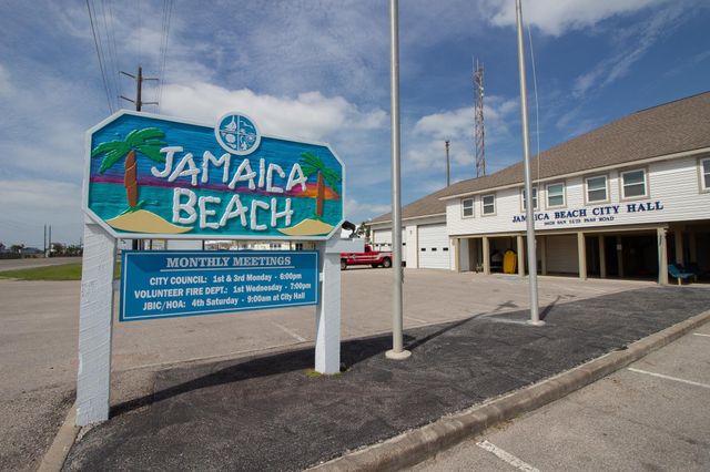 16703 Curlew Road, Jamaica Beach, TX 77554