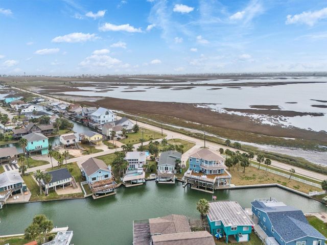 16703 Curlew Road, Jamaica Beach, TX 77554