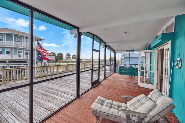 16703 Curlew Road, Jamaica Beach, TX 77554