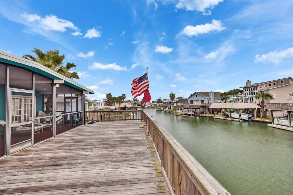 16703 Curlew Road, Jamaica Beach, TX 77554