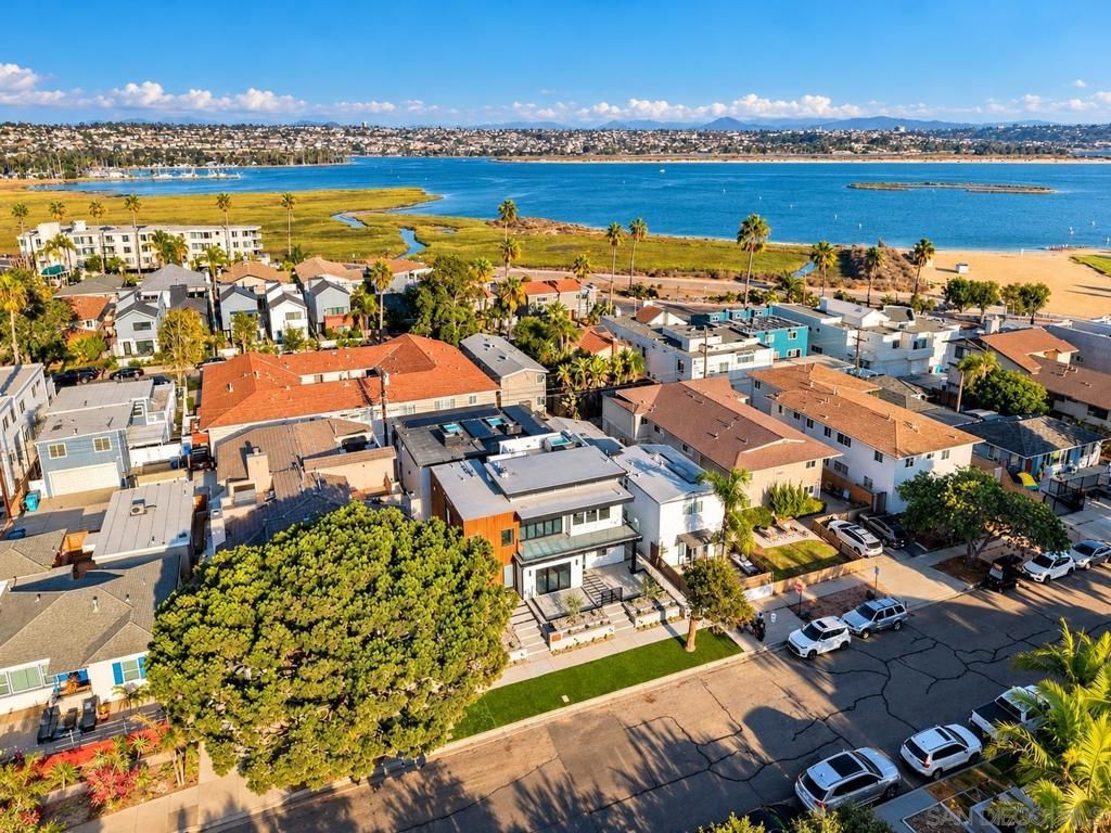 3857 Kendall Street, San Diego, CA 92109 — exterior