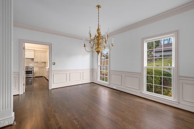 1221 Radcliffe Avenue, Kingsport, TN 37664