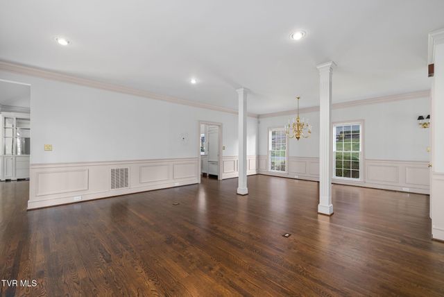 1221 Radcliffe Avenue, Kingsport, TN 37664