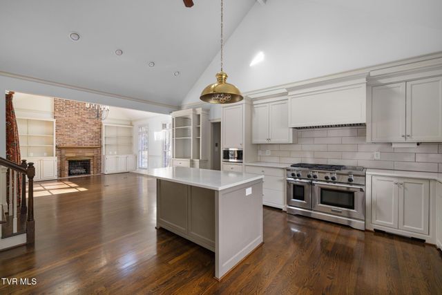 1221 Radcliffe Avenue, Kingsport, TN 37664