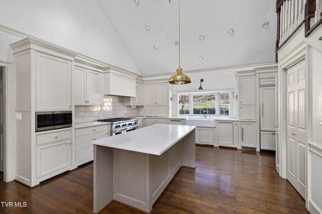 1221 Radcliffe Avenue, Kingsport, TN 37664