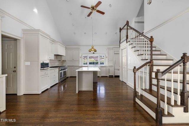 1221 Radcliffe Avenue, Kingsport, TN 37664