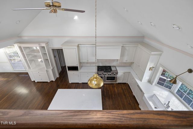 1221 Radcliffe Avenue, Kingsport, TN 37664