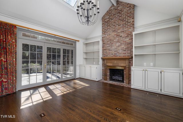 1221 Radcliffe Avenue, Kingsport, TN 37664