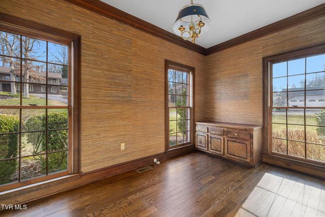 1221 Radcliffe Avenue, Kingsport, TN 37664