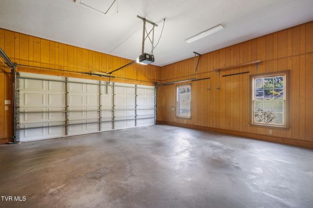 1221 Radcliffe Avenue, Kingsport, TN 37664