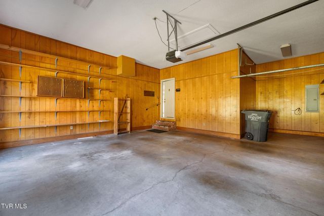 1221 Radcliffe Avenue, Kingsport, TN 37664