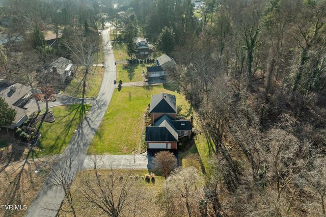 1221 Radcliffe Avenue, Kingsport, TN 37664