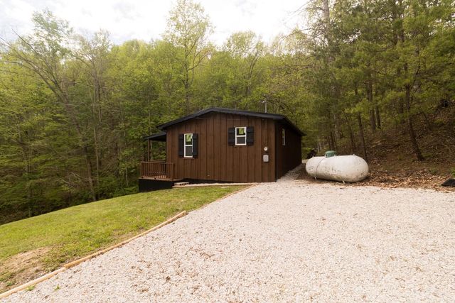 282 Major Wilhoit Road, Frenchburg, KY 40322