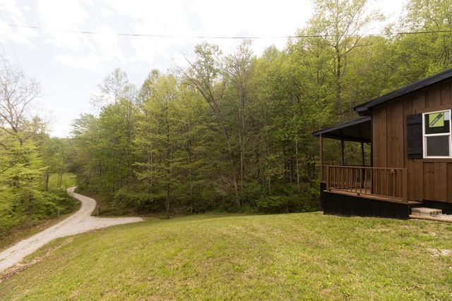 282 Major Wilhoit Road, Frenchburg, KY 40322