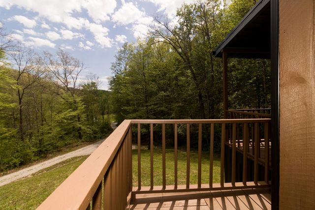 282 Major Wilhoit Road, Frenchburg, KY 40322