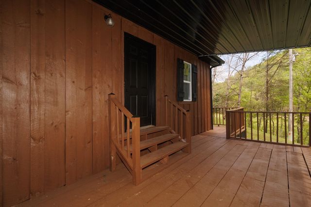 282 Major Wilhoit Road, Frenchburg, KY 40322