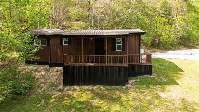 282 Major Wilhoit Road, Frenchburg, KY 40322