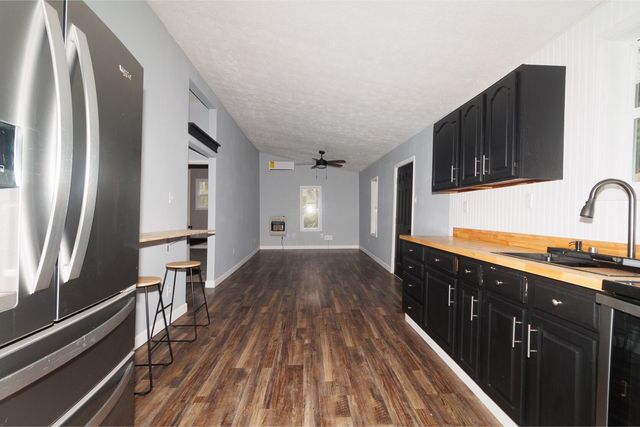 282 Major Wilhoit Road, Frenchburg, KY 40322