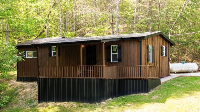 282 Major Wilhoit Road, Frenchburg, KY 40322