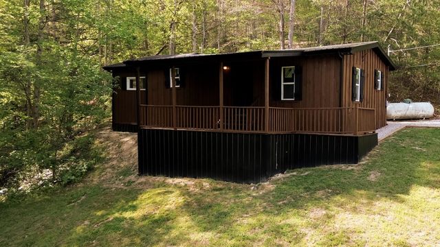 282 Major Wilhoit Road, Frenchburg, KY 40322