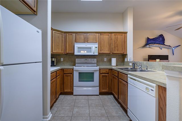 156 Whistlers Cove Road, Rockport, TX 78382