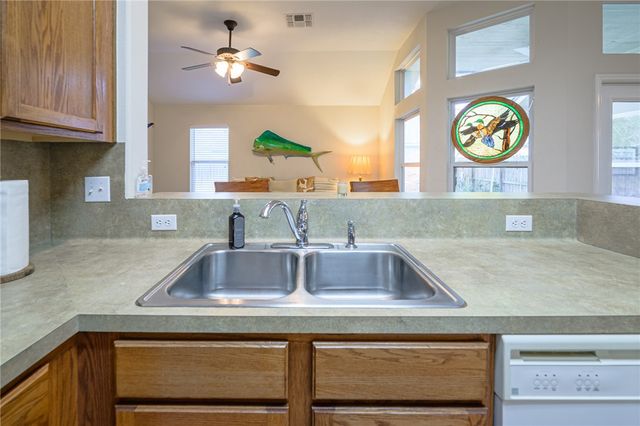 156 Whistlers Cove Road, Rockport, TX 78382