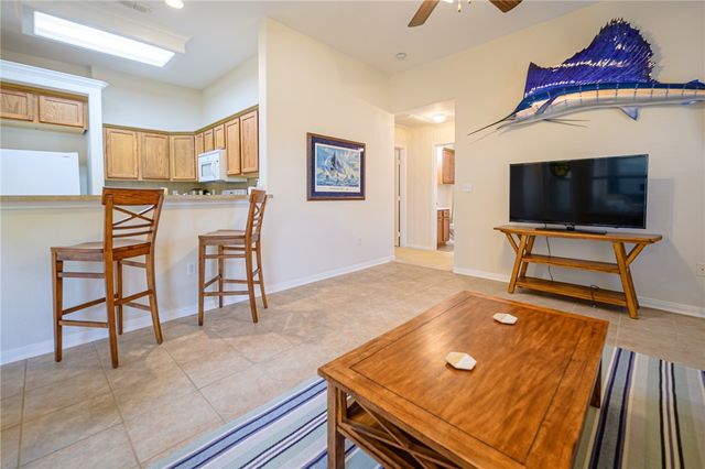 156 Whistlers Cove Road, Rockport, TX 78382