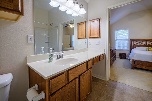 156 Whistlers Cove Road, Rockport, TX 78382