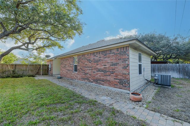 156 Whistlers Cove Road, Rockport, TX 78382