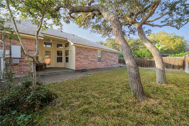 156 Whistlers Cove Road, Rockport, TX 78382