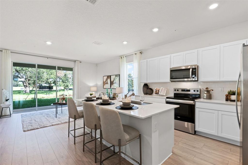 Image 7 of property listing at 14385 CANVAS STREET, Orlando, FL 32824