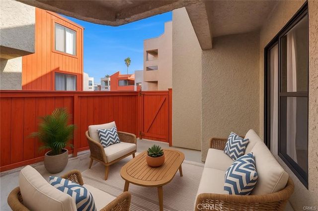 7211 Cozycroft 19, Winnetka, CA 91306