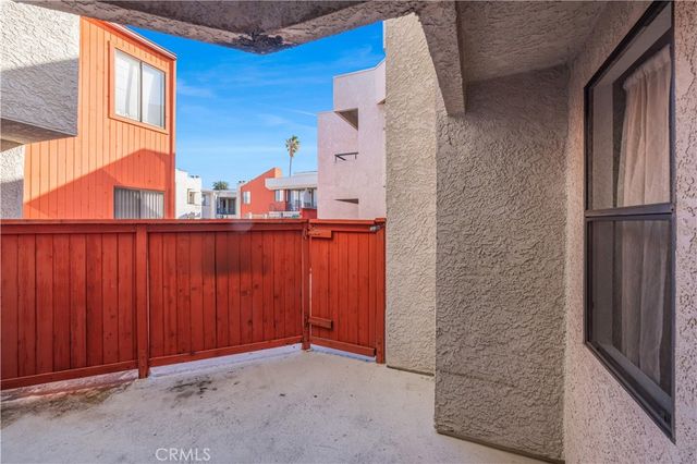 7211 Cozycroft 19, Winnetka, CA 91306