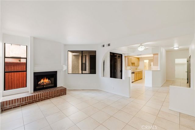 7211 Cozycroft 19, Winnetka, CA 91306