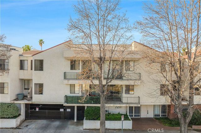 7211 Cozycroft 19, Winnetka, CA 91306