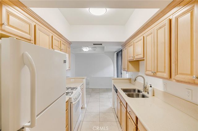 7211 Cozycroft 19, Winnetka, CA 91306