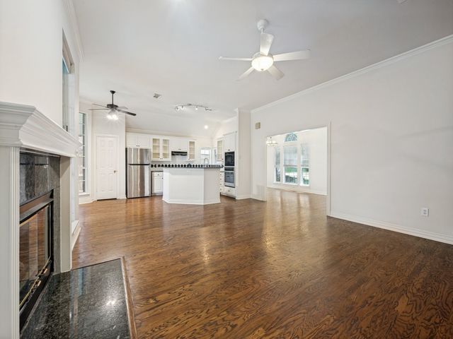 9703 Raven Lane, Irving, TX 75063