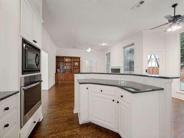 9703 Raven Lane, Irving, TX 75063