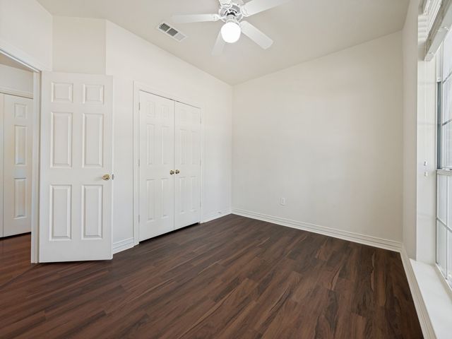 9703 Raven Lane, Irving, TX 75063