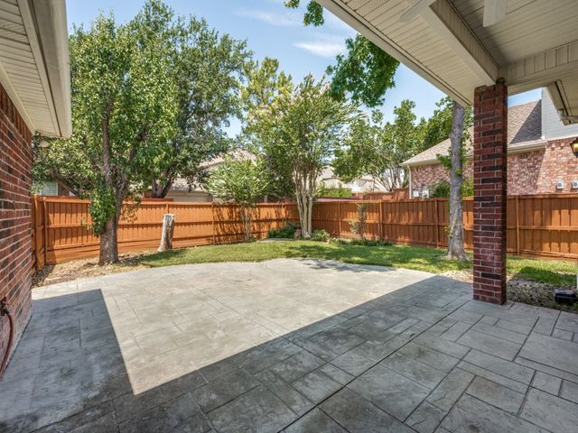 9703 Raven Lane, Irving, TX 75063