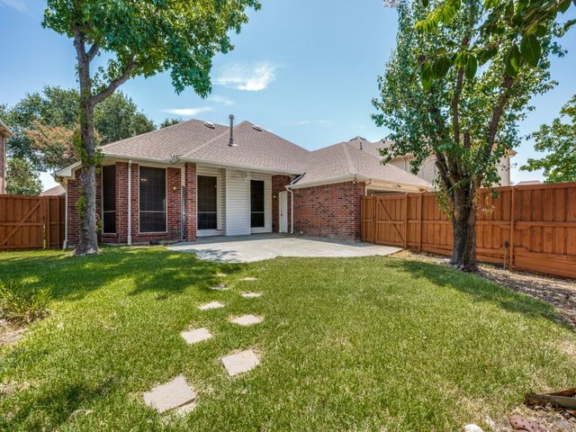 9703 Raven Lane, Irving, TX 75063