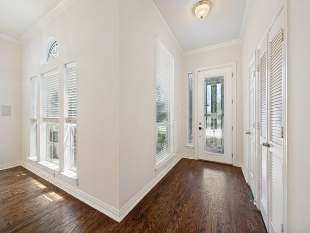 9703 Raven Lane, Irving, TX 75063
