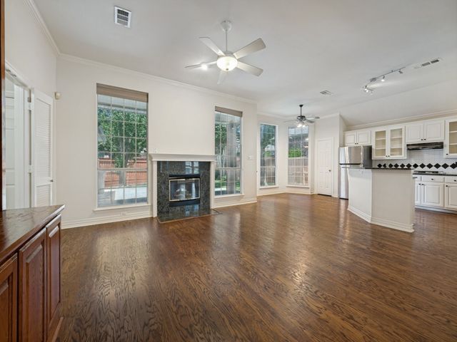 9703 Raven Lane, Irving, TX 75063
