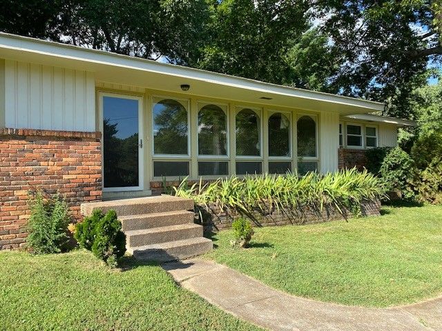 472 Manley Dr, Nashville, TN 37220